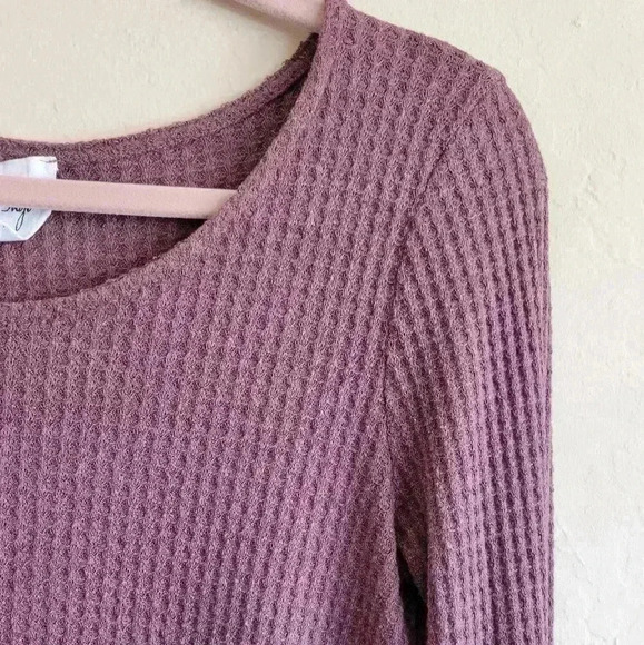 Sadie & sage mauve color waffle knit pullover with bell sleeves - Picture 2 of 9